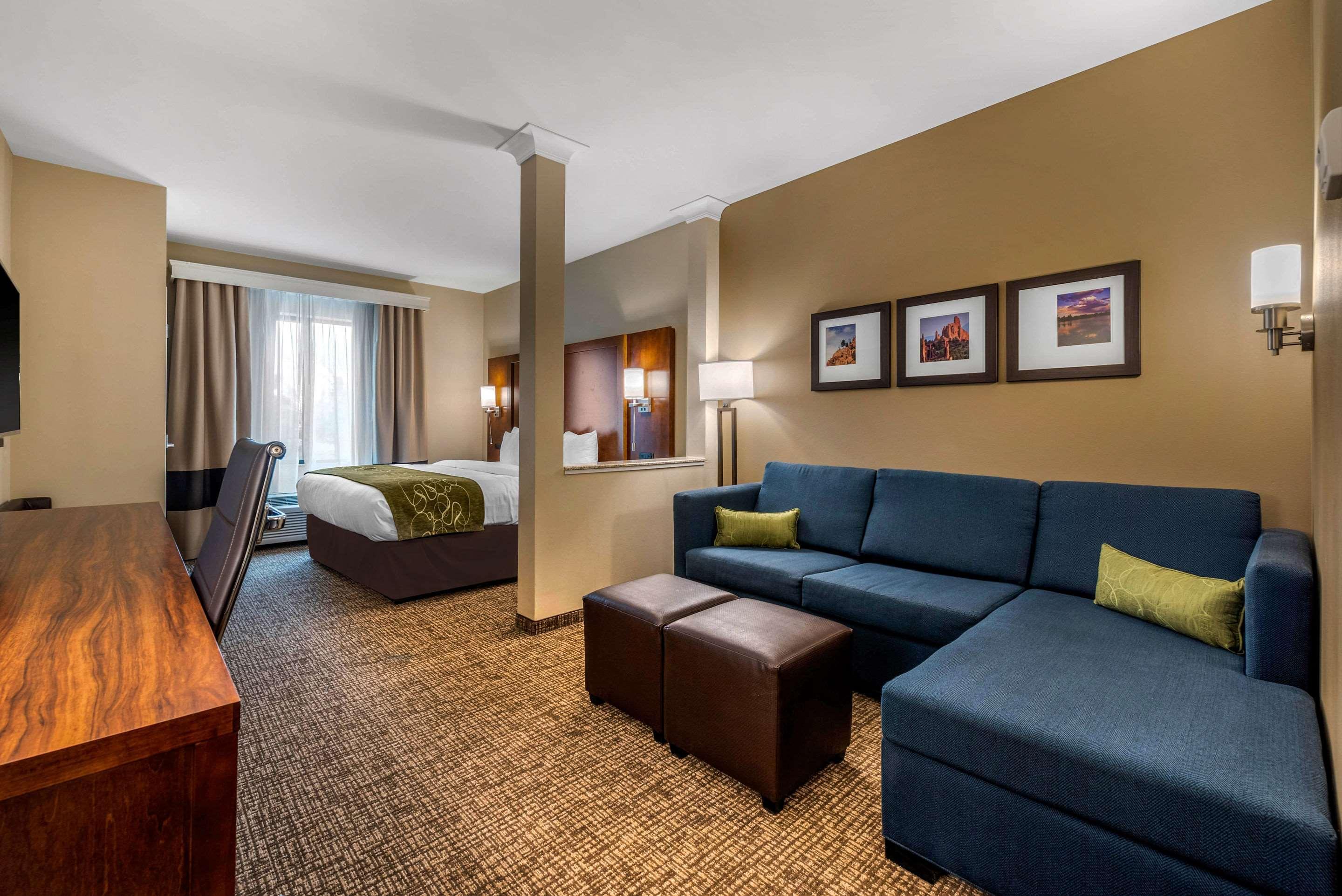 Comfort Suites Denver Near Anschutz Medical Campus Aurora Exteriör bild