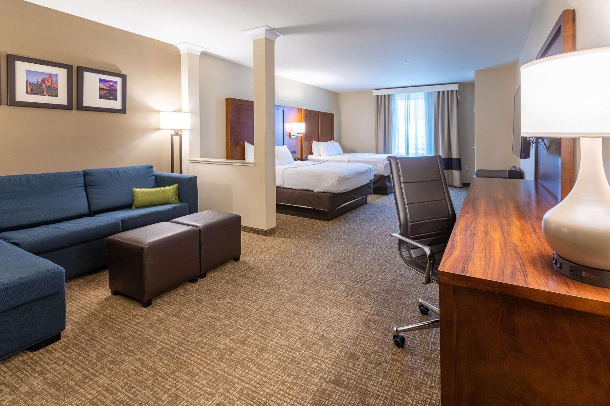 Comfort Suites Denver Near Anschutz Medical Campus Aurora Exteriör bild